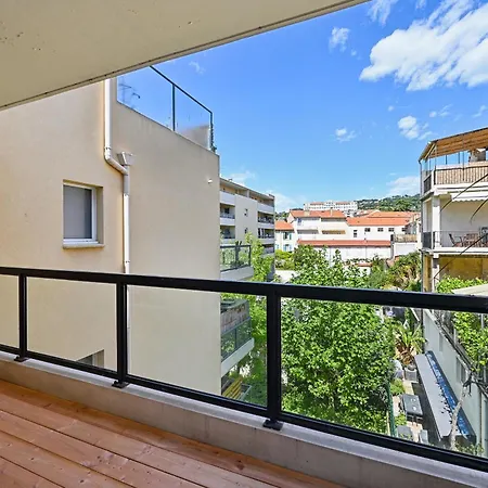 Ensoleille Avec Terrasse A By Weekome *